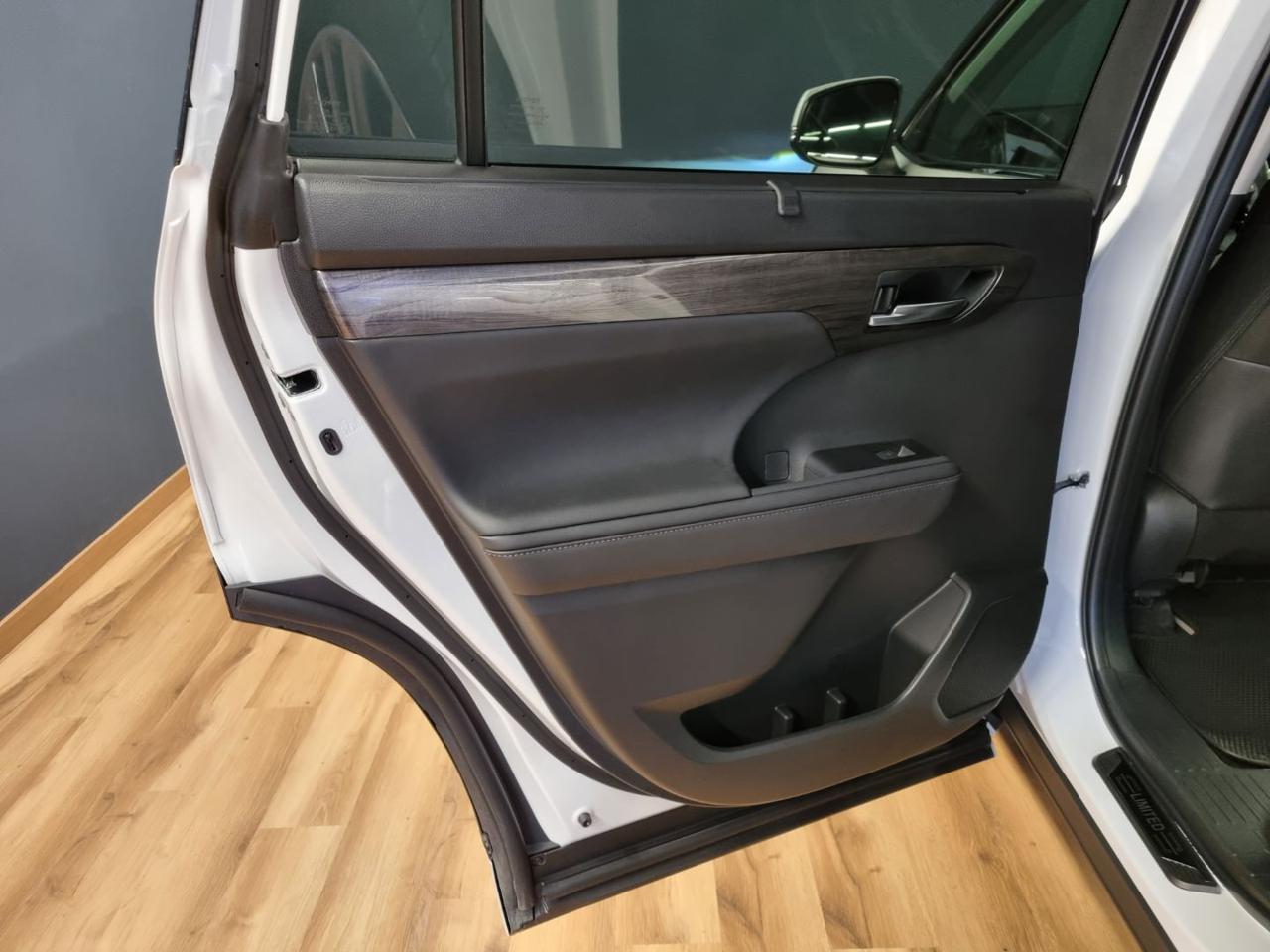 TOYOTA Highlander AWD-I LOUNGE 7 POSTI - 24