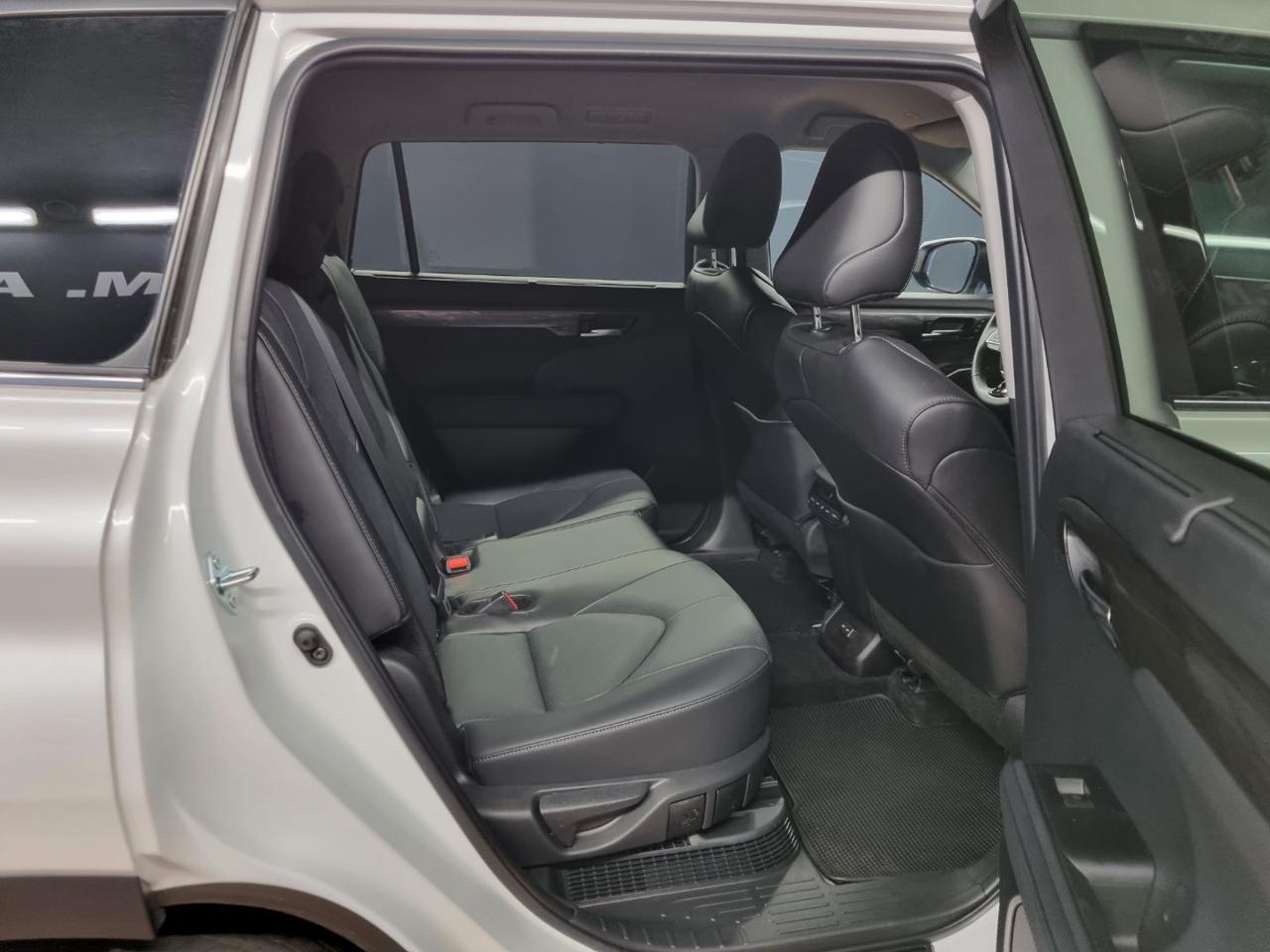 TOYOTA Highlander AWD-I LOUNGE 7 POSTI - 25