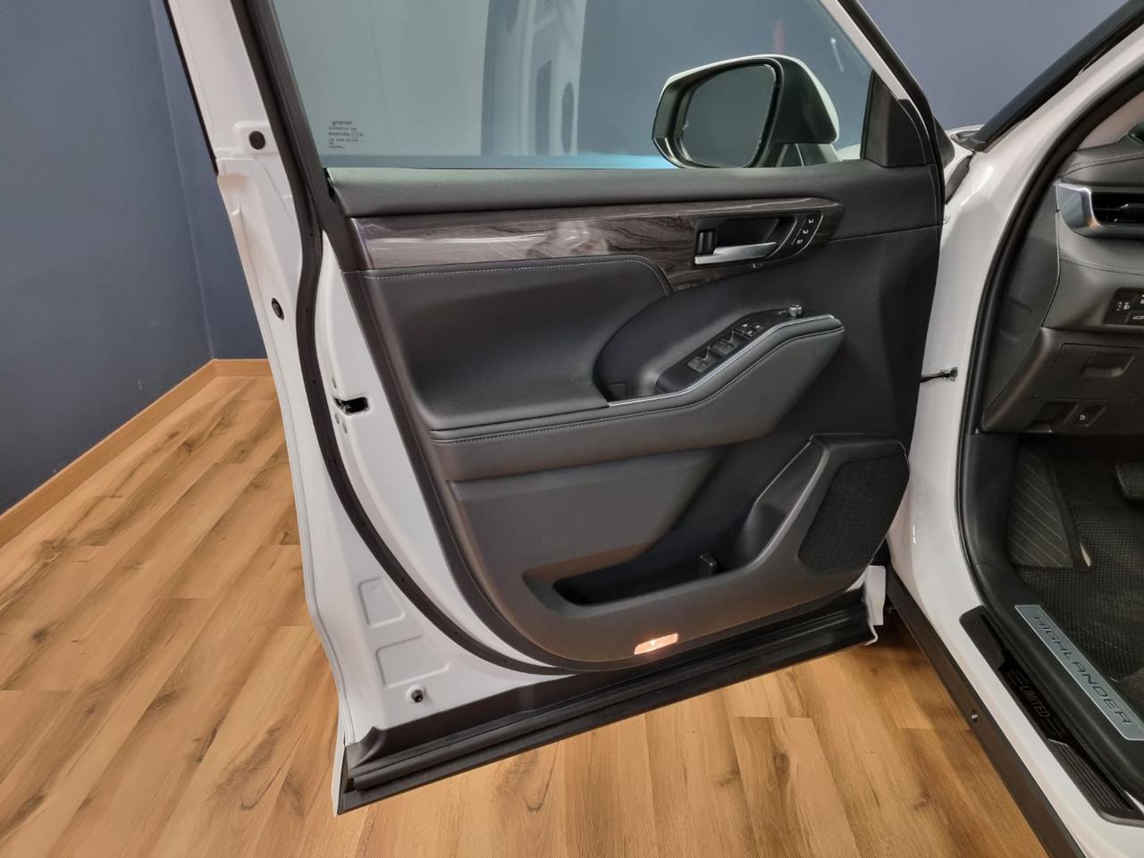 TOYOTA Highlander AWD-I LOUNGE 7 POSTI - 22