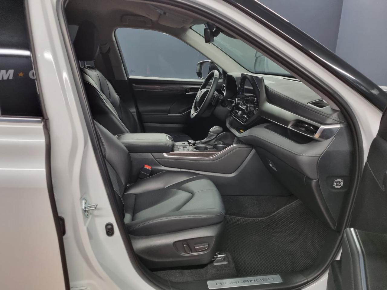 TOYOTA Highlander AWD-I LOUNGE 7 POSTI - 8