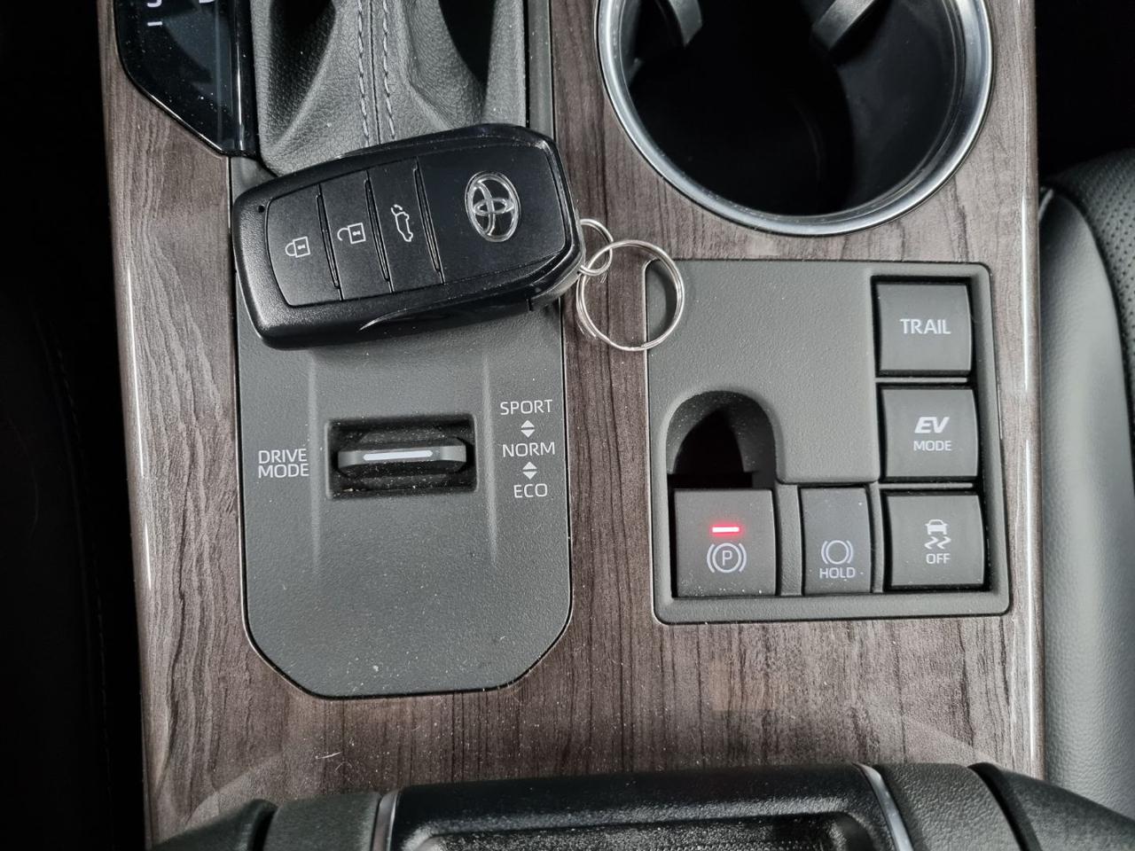 TOYOTA Highlander AWD-I LOUNGE 7 POSTI - 14