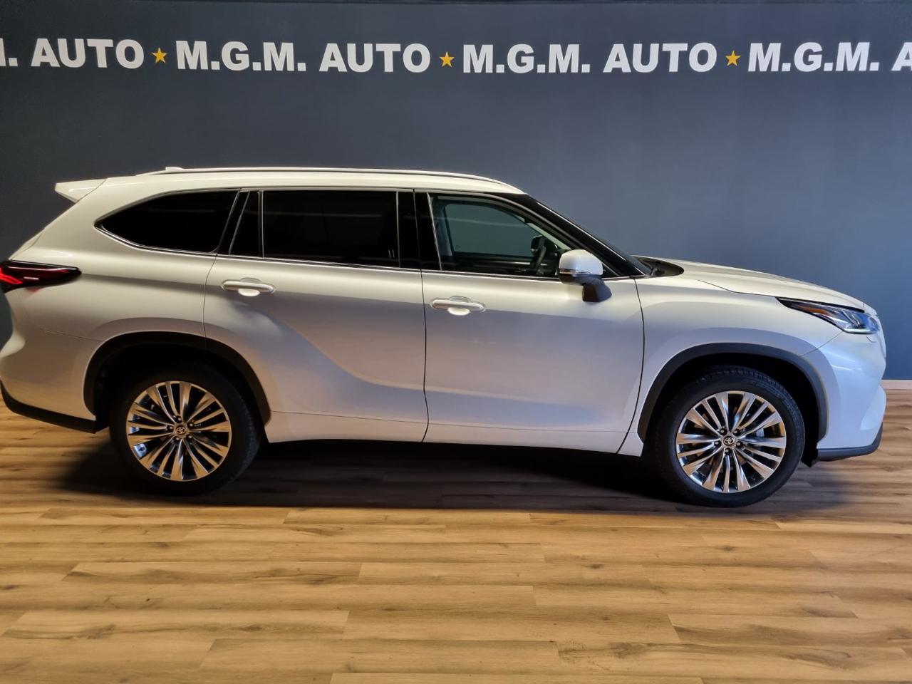 TOYOTA Highlander AWD-I LOUNGE 7 POSTI - 4