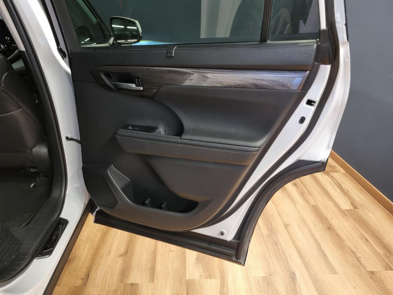 TOYOTA Highlander AWD-I LOUNGE 7 POSTI - 26
