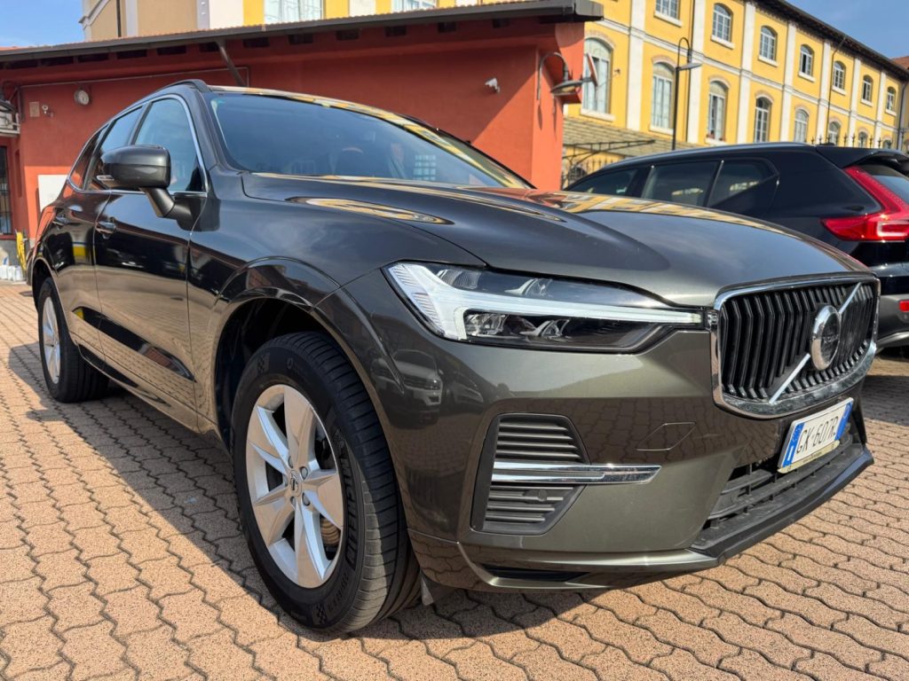 VOLVO XC60 B4 Geartronic Momentum Pro - 2