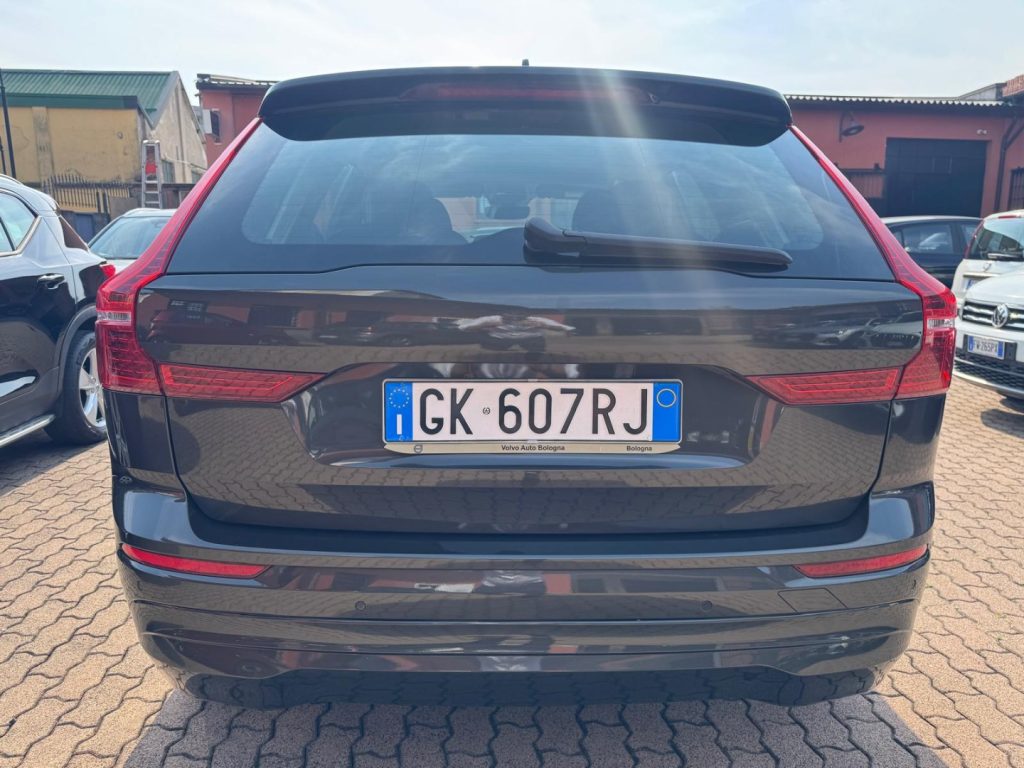 VOLVO XC60 B4 Geartronic Momentum Pro - 7