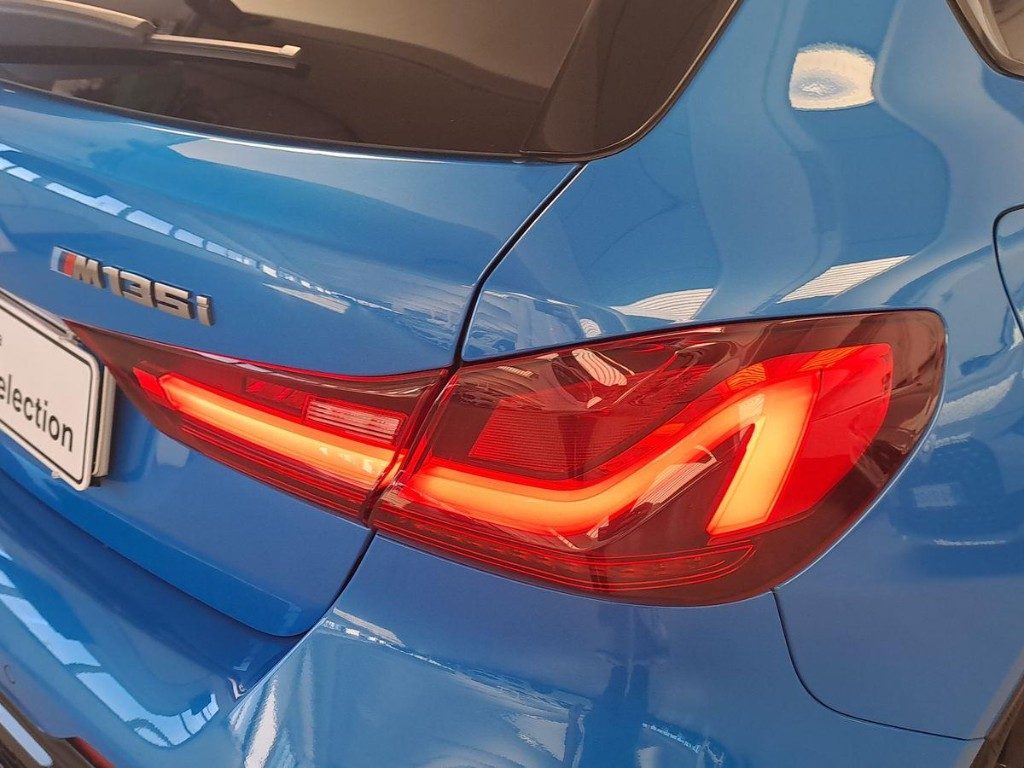 BMW M135 i xDrive Aut. + Tetto apr. - 7