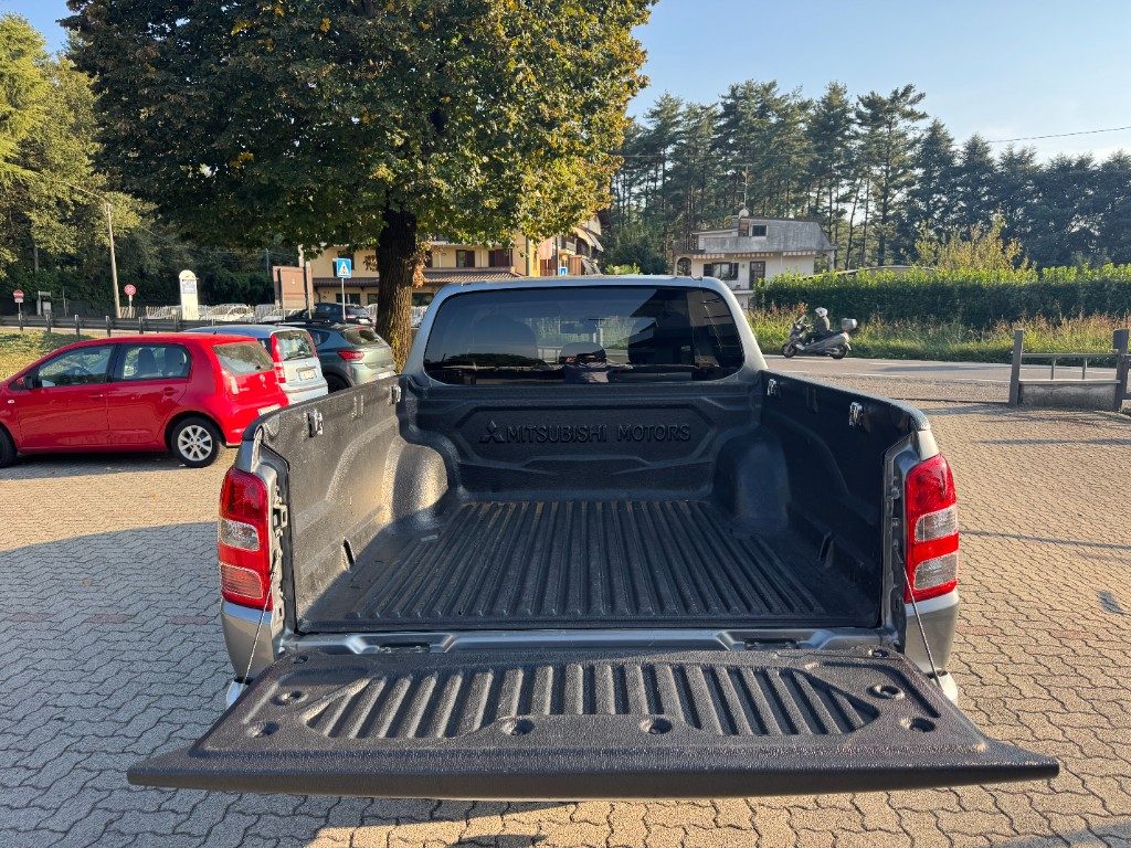 MITSUBISHI L200 2.4 DI-D154CV DoubleCab Invite € 20.900+IVA - 7