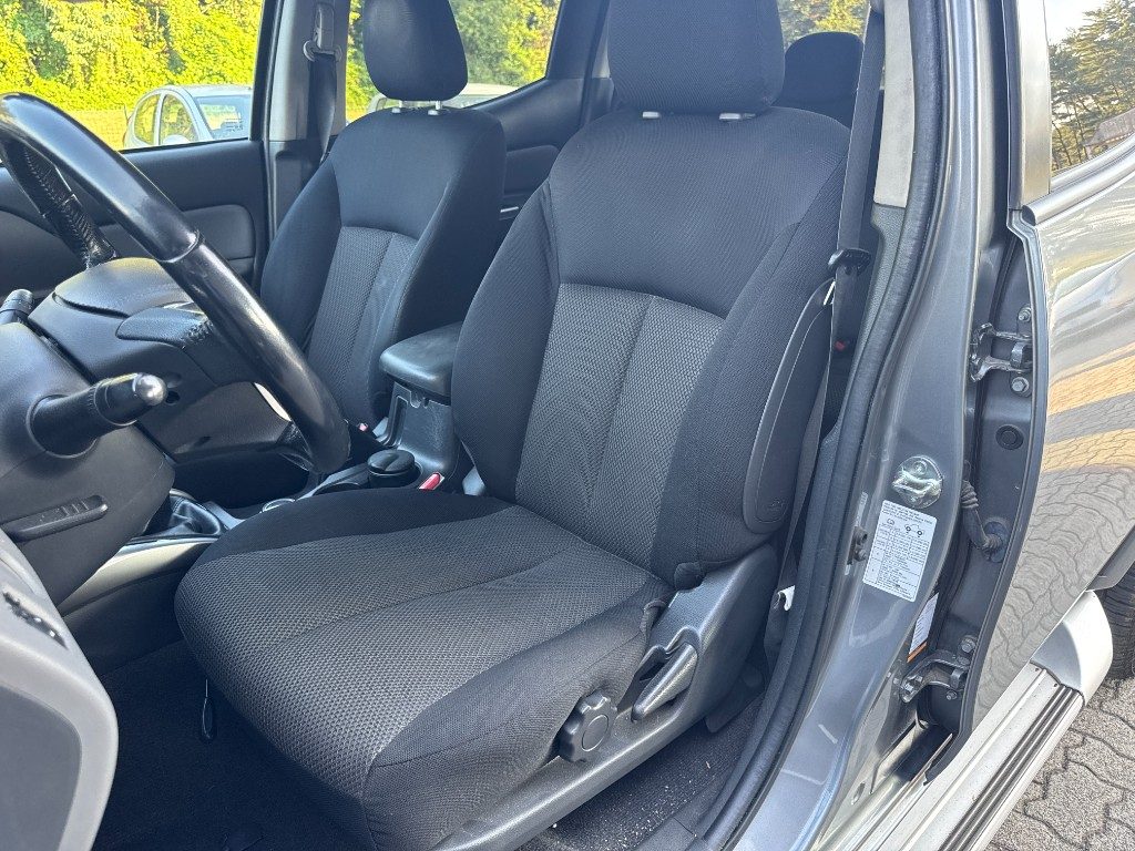 MITSUBISHI L200 2.4 DI-D154CV DoubleCab Invite € 20.900+IVA - 21