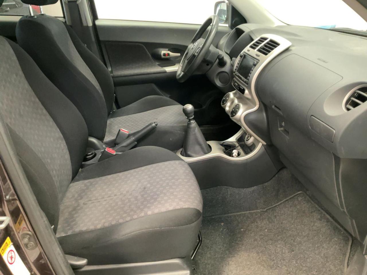 TOYOTA Urban Cruiser 1.4 D-4D AWD - 11