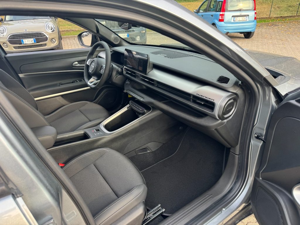 JEEP Avenger 1.2turbo e-hybrid mhev Summit 110cv+TETTO+INFO&C. - 10