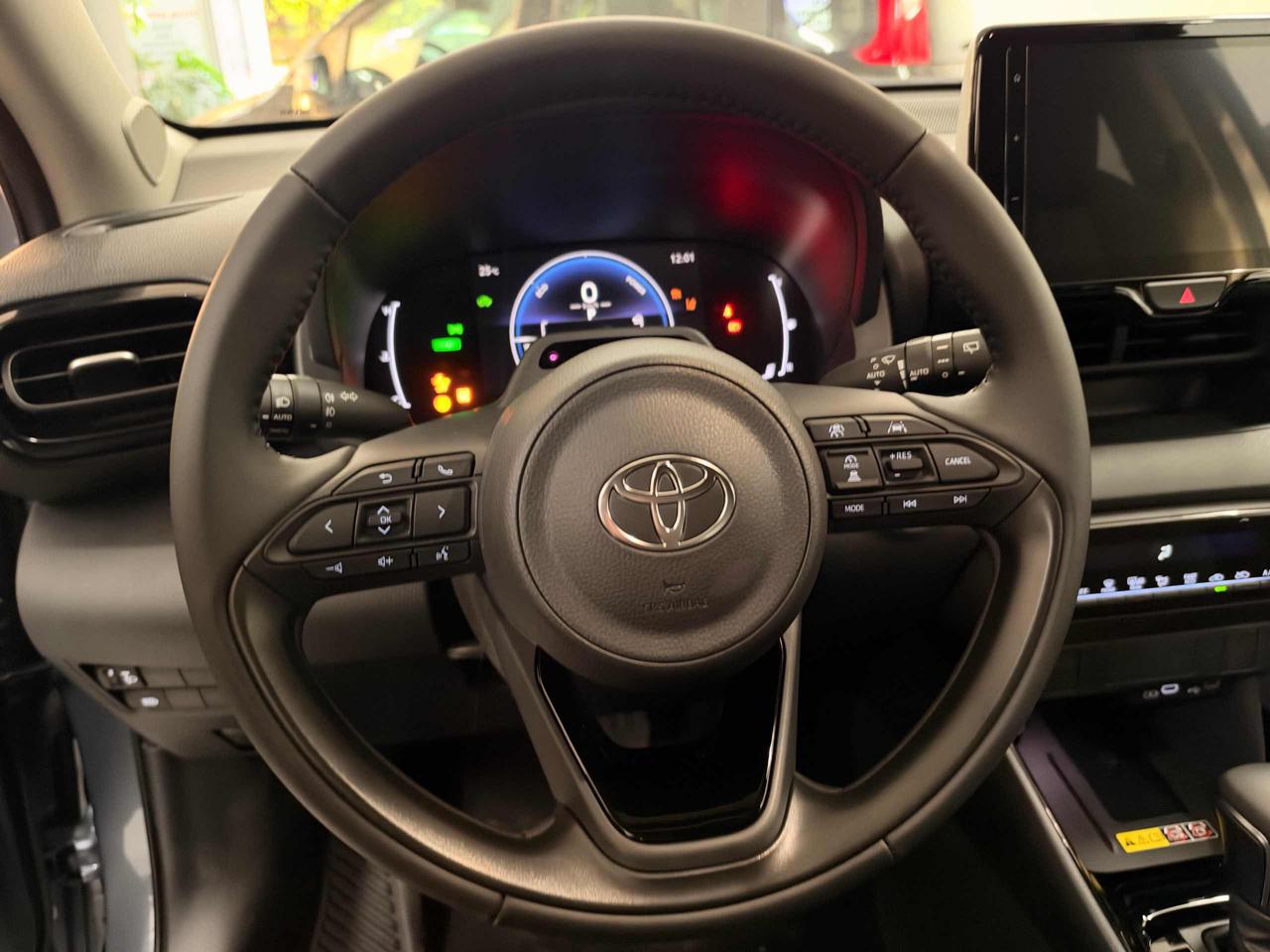 TOYOTA Yaris ICON 1.5 130 Hybrid 5 porte - 8