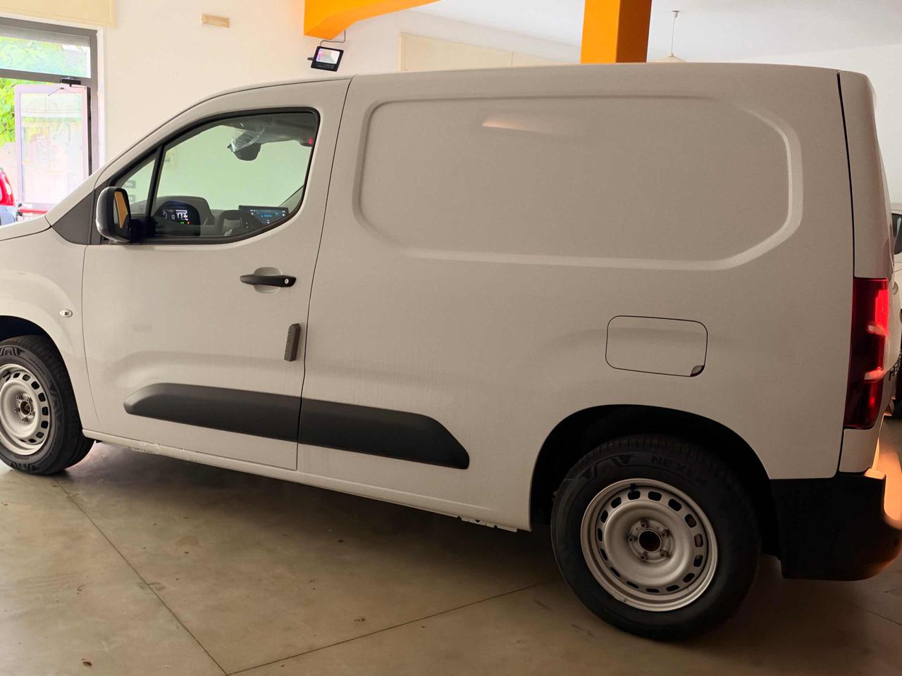 PEUGEOT Partner BlueHDi 100 S&S PL-DC Furgone Mobile - 4