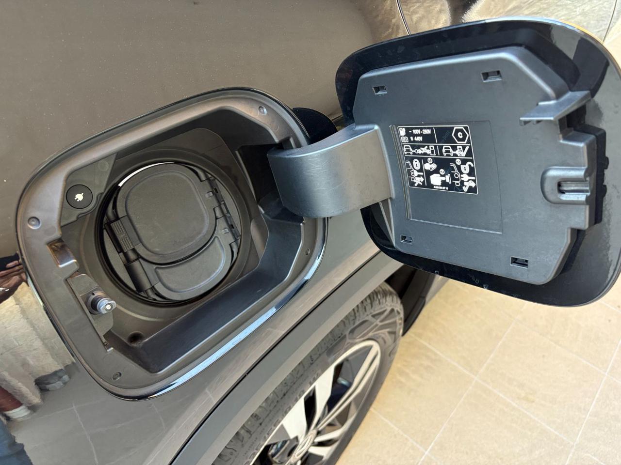MERCEDES-BENZ GLA 250 e phev hybrid EQ Sport Plus Night Pack. - 20