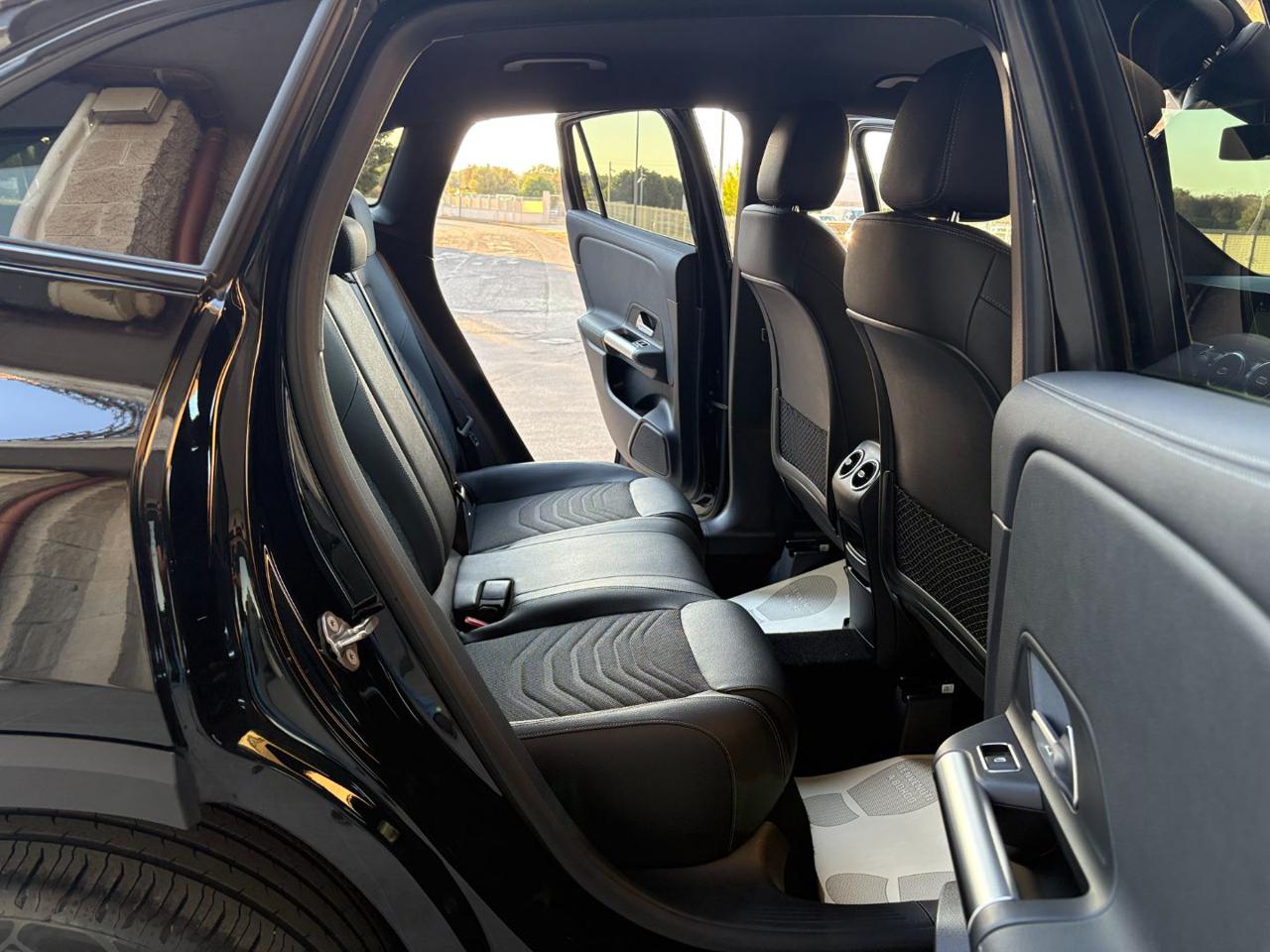 MERCEDES-BENZ GLA 250 e phev hybrid EQ Sport Plus Night Pack. - 11