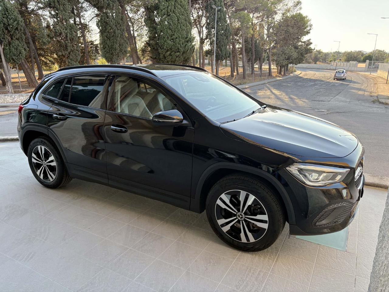 MERCEDES-BENZ GLA 250 e phev hybrid EQ Sport Plus Night Pack. - 3