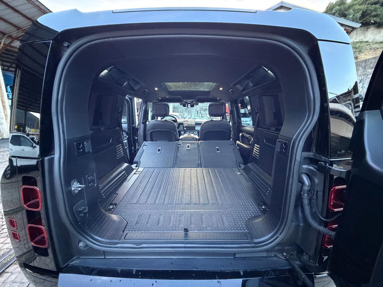 LAND ROVER Defender 110 3.0D I6 300 CV AWD Auto X-Dynamic HSE - 18