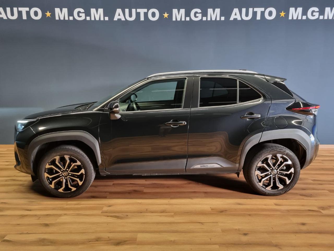 TOYOTA Yaris Cross 1.5 Hybrid 5p. E-CVT AWD-i TREND - 2