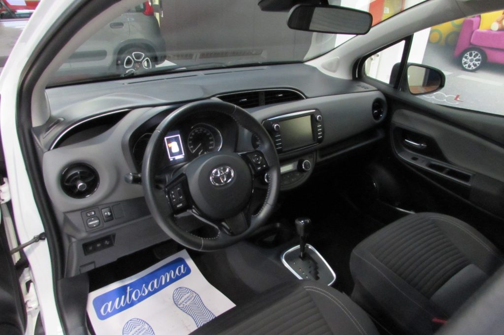 TOYOTA Yaris 1.5h 73CV Business  HYBRID 5 porte - 8