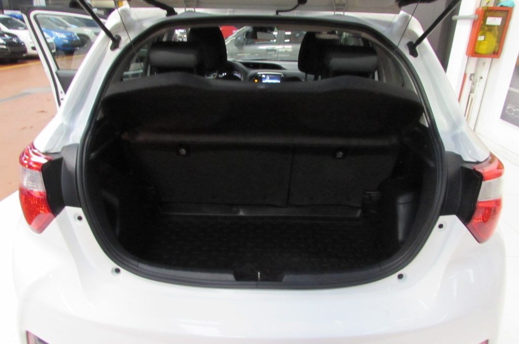 TOYOTA Yaris 1.5h 73CV Business  HYBRID 5 porte - 15