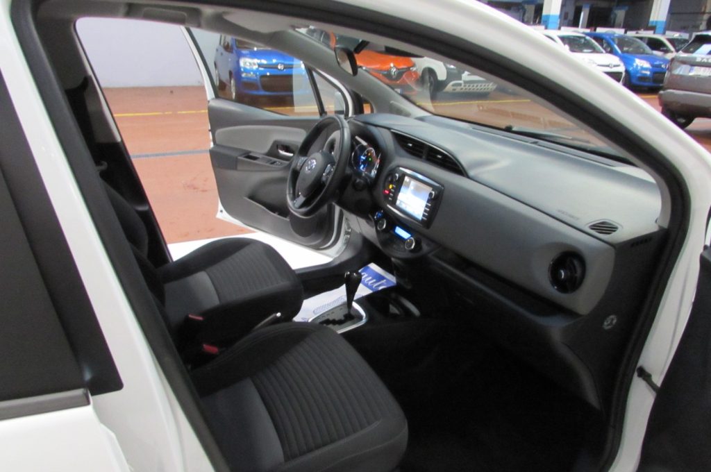 TOYOTA Yaris 1.5h 73CV Business  HYBRID 5 porte - 17