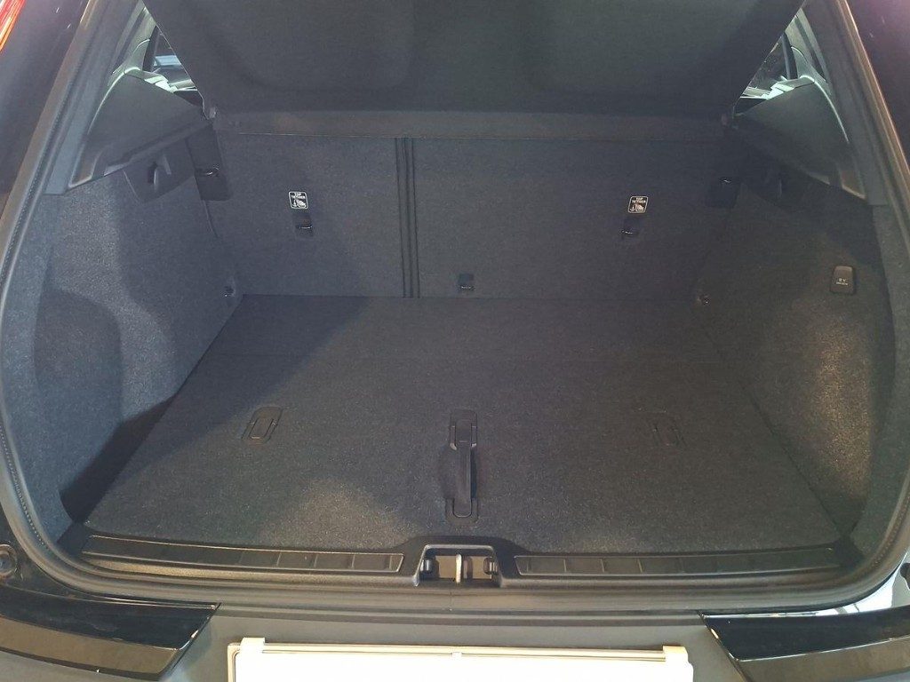 VOLVO XC40 B3 automatico Essential - 13