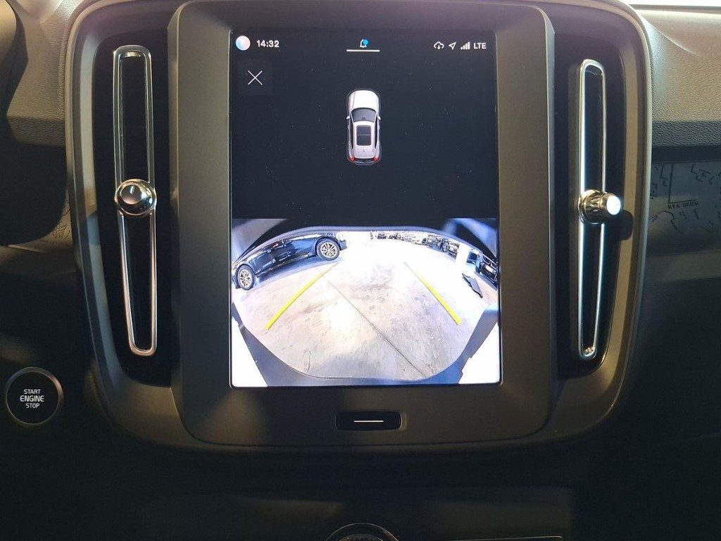 VOLVO XC40 B3 automatico Essential - 12