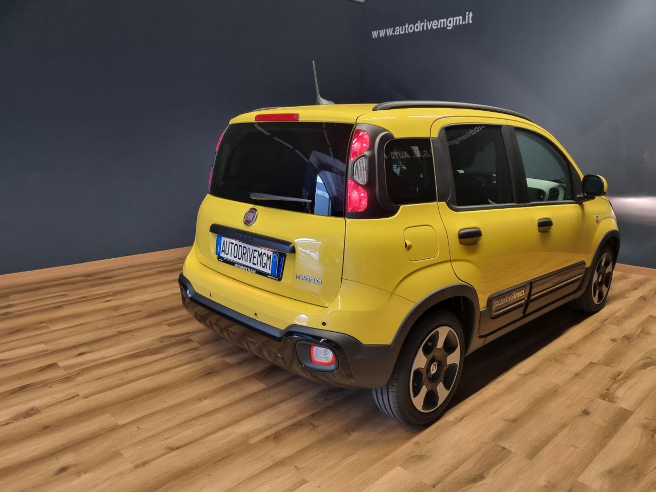 FIAT Panda 1.0 FireFly S&S Hybrid Pandina CROSS - 22