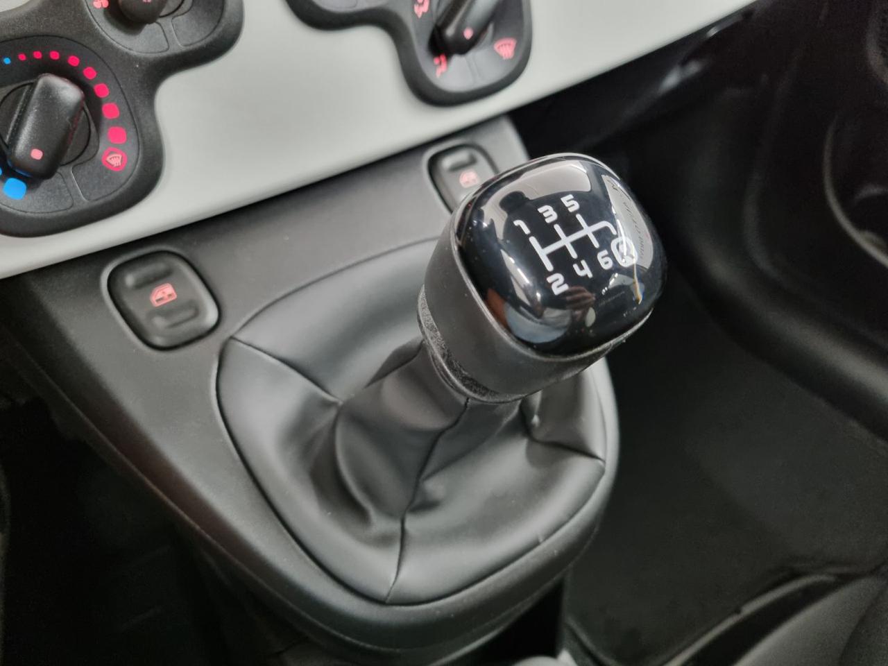 FIAT Panda 1.0 FireFly S&S Hybrid Pandina CROSS - 12
