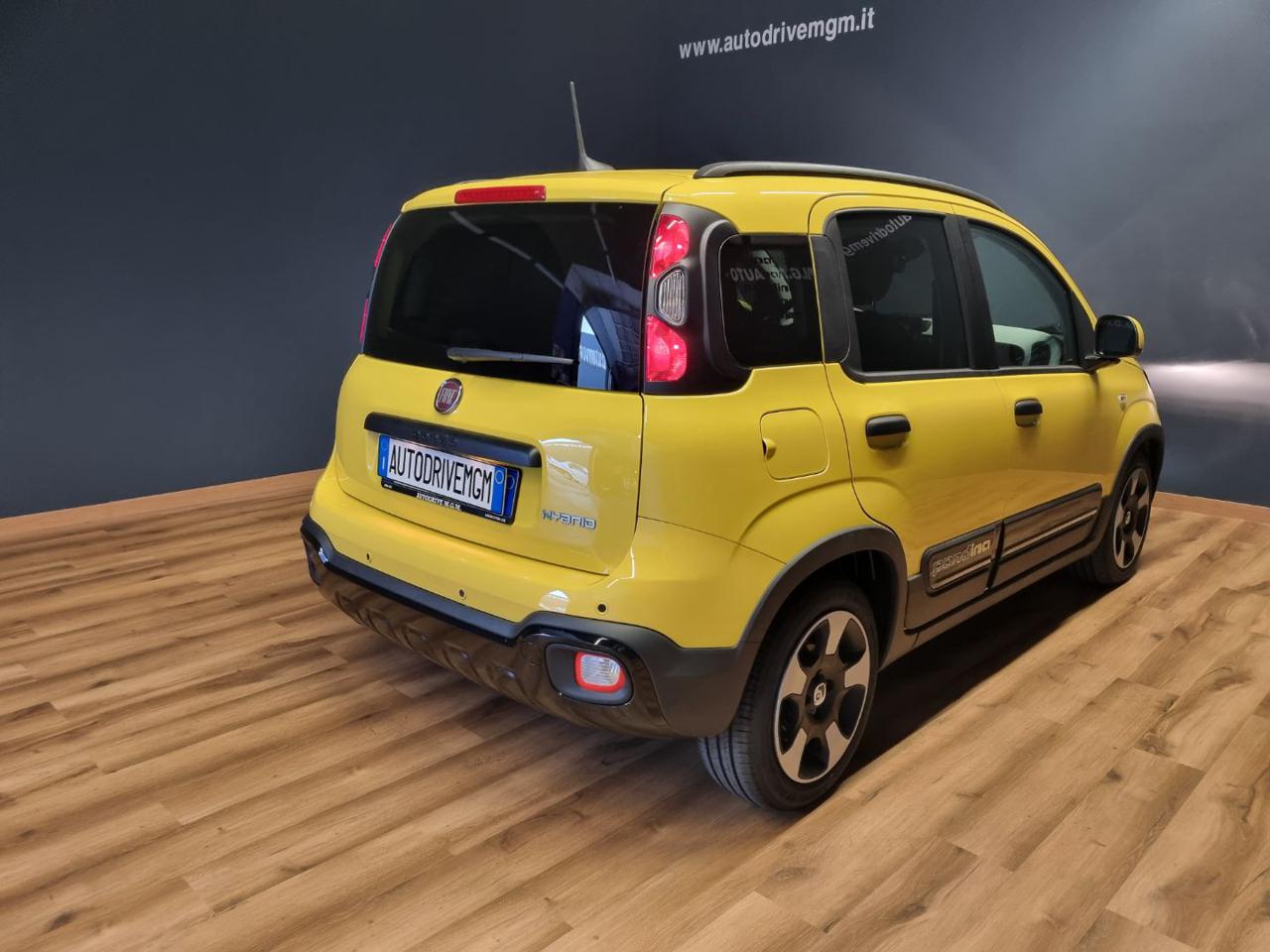 FIAT Panda 1.0 FireFly S&S Hybrid Pandina CROSS - 23
