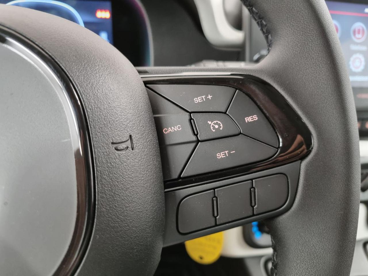 FIAT Panda 1.0 FireFly S&S Hybrid Pandina CROSS - 16