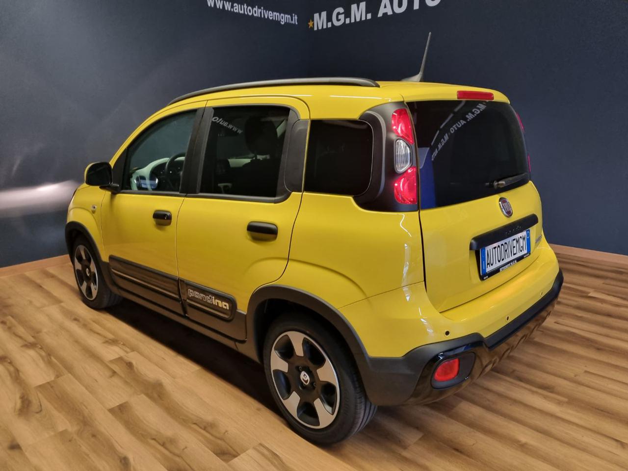 FIAT Panda 1.0 FireFly S&S Hybrid Pandina CROSS - 21