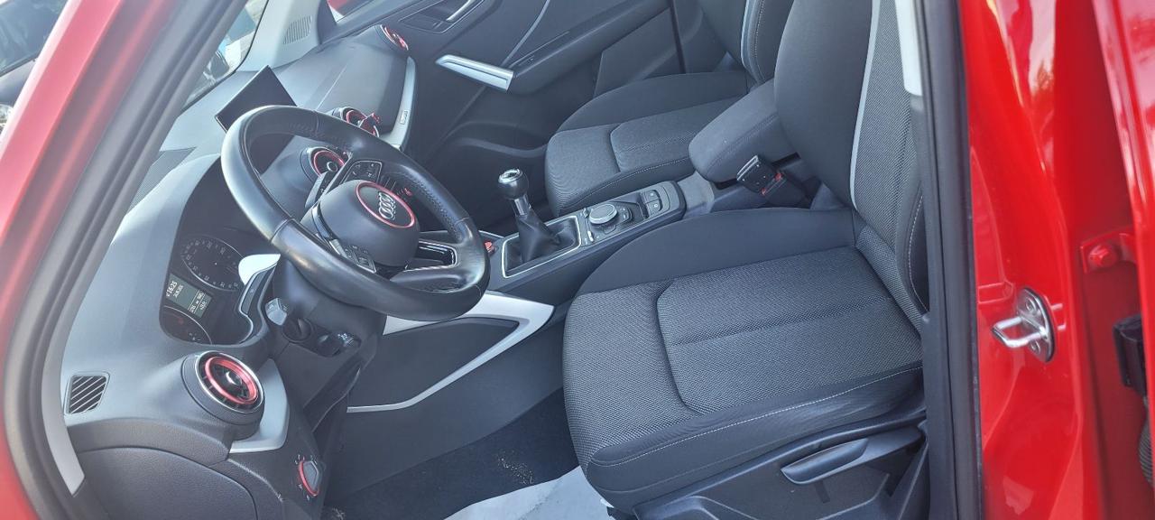 AUDI Q2 30 TDI S line Edition - 6