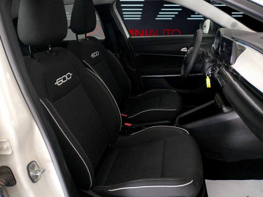FIAT 600 Hybrid 145 CV DCT Pronta Consegna Iva Esposta - 16