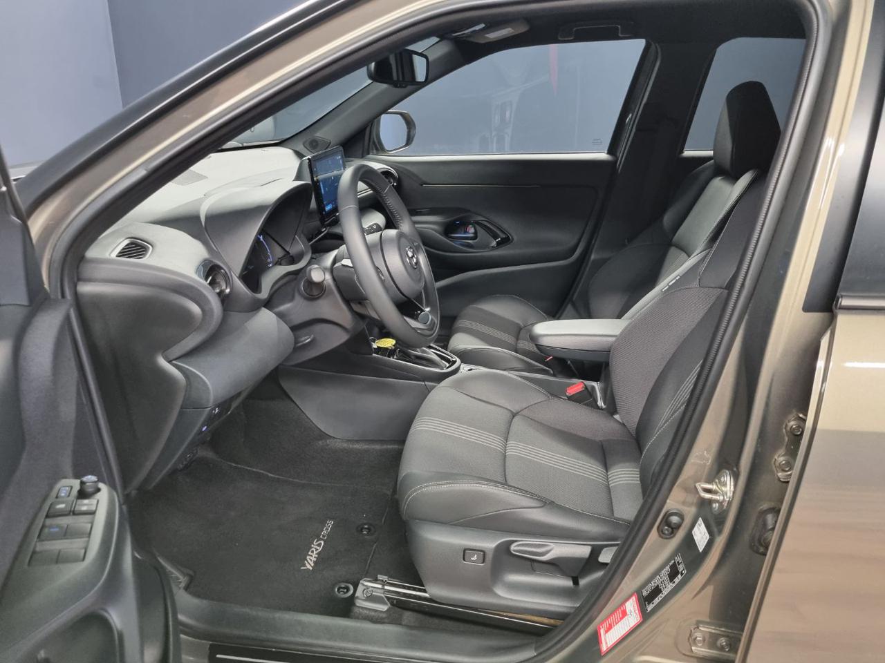 TOYOTA Yaris Cross 1.5 Hybrid 5p. E-CVT AWD-i Adventure - 10