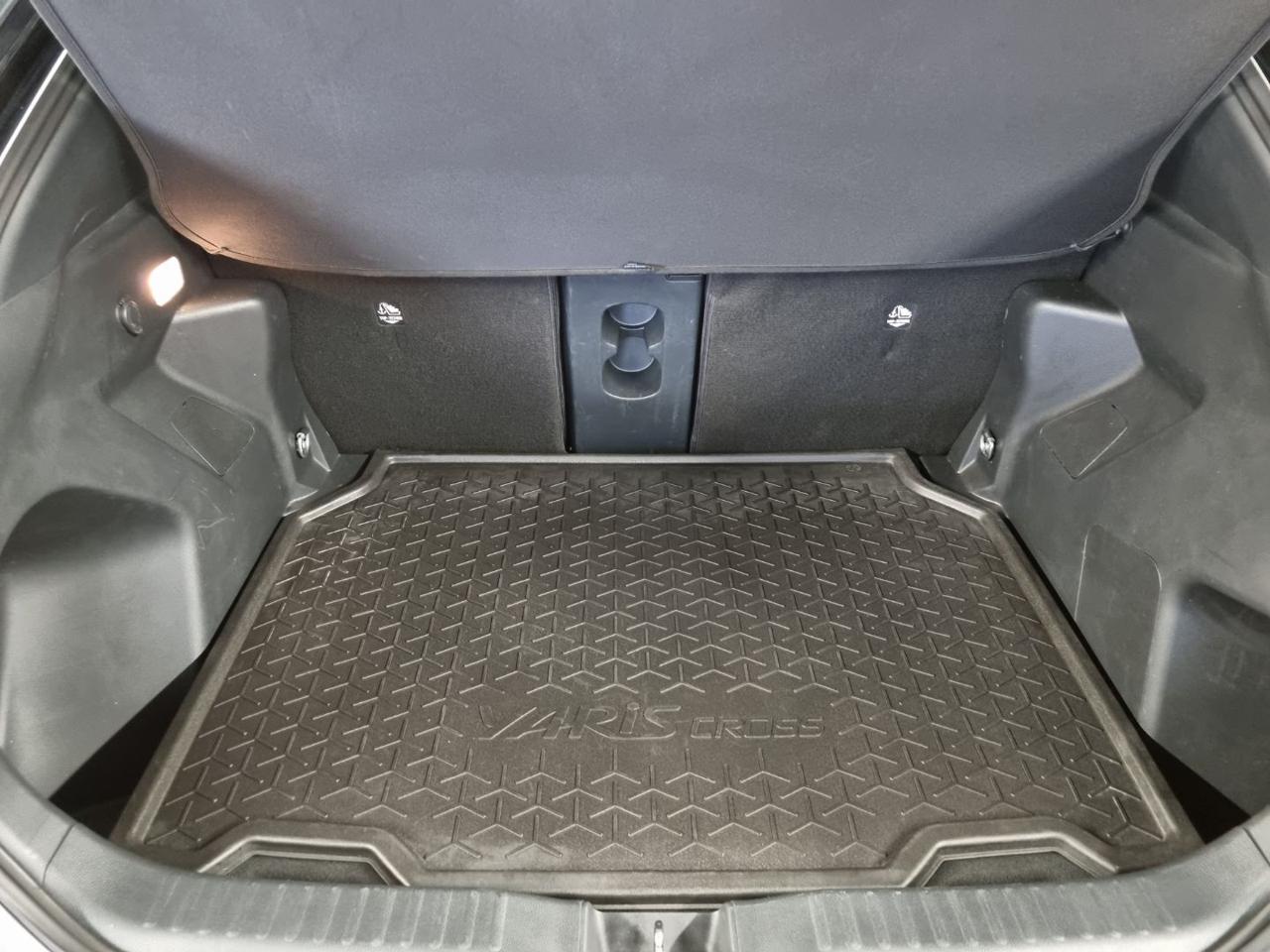 TOYOTA Yaris Cross 1.5 Hybrid 5p. E-CVT AWD-i Adventure - 16