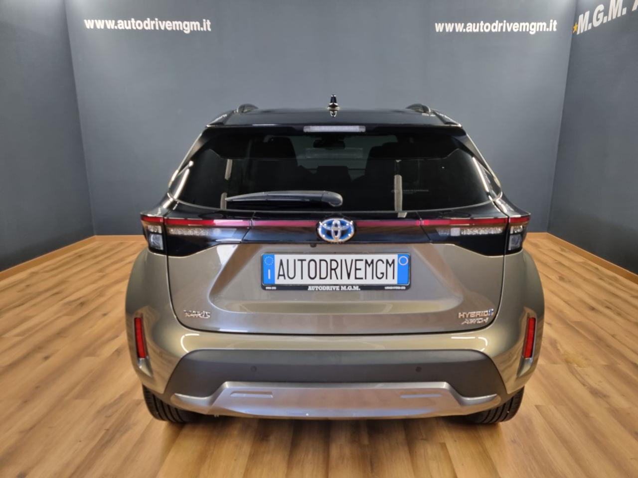 TOYOTA Yaris Cross 1.5 Hybrid 5p. E-CVT AWD-i Adventure - 3