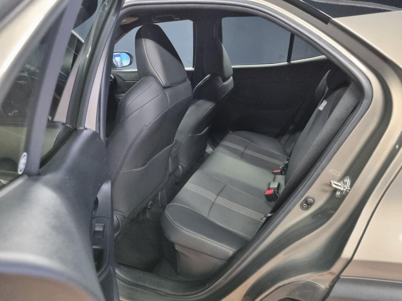 TOYOTA Yaris Cross 1.5 Hybrid 5p. E-CVT AWD-i Adventure - 12