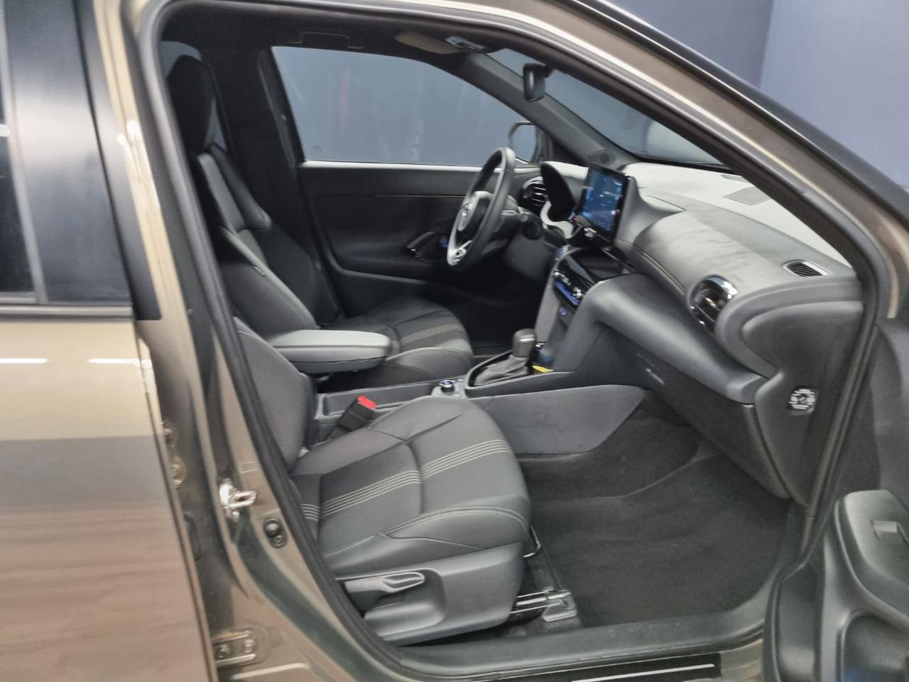 TOYOTA Yaris Cross 1.5 Hybrid 5p. E-CVT AWD-i Adventure - 11