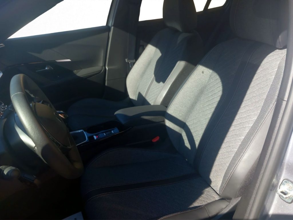 PEUGEOT 2008 PureTech 100 S&S Allure - 9