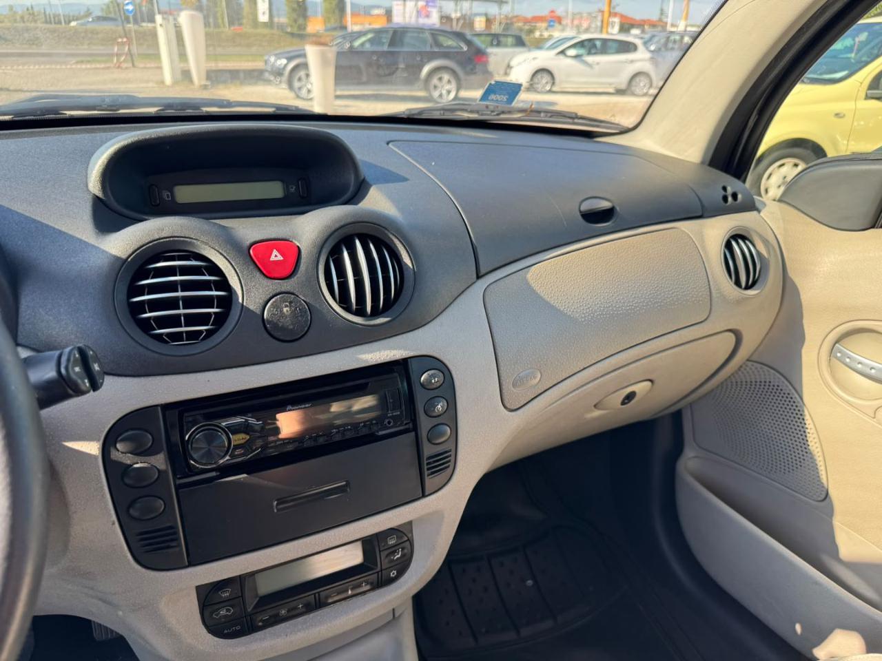 CITROEN C3 1.4 HDi 70CV Exclusive - 10