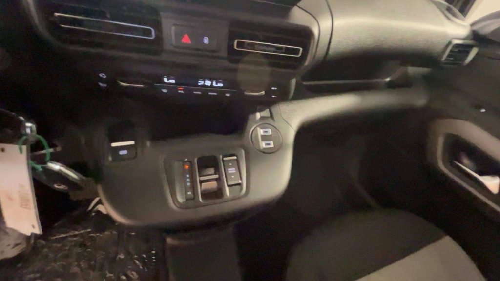 CITROEN Berlingo Berlingo EAT8 1.5 bluehdi Autocarro 5 posti Automa - 15