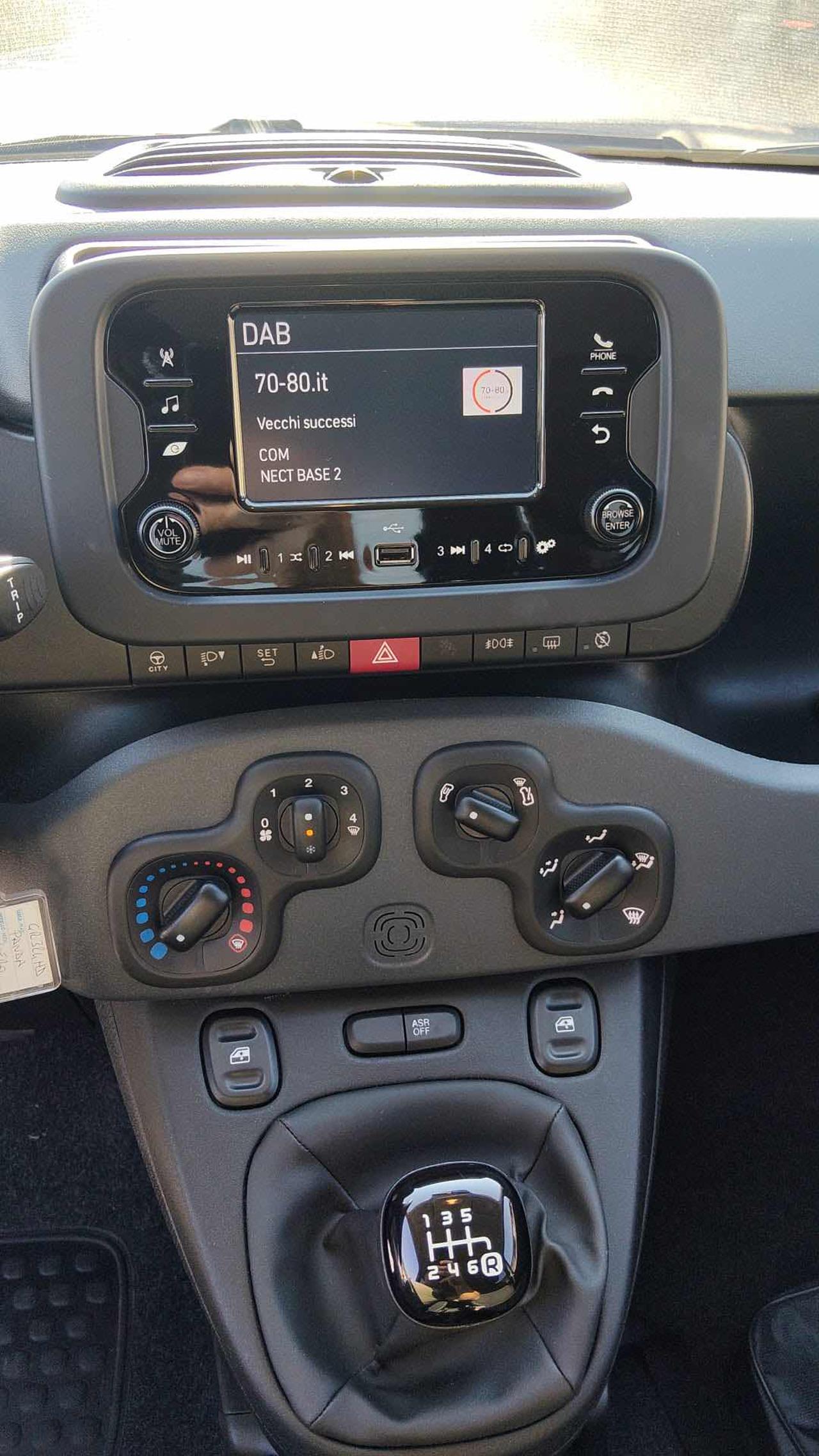 FIAT Panda 1.0 FireFly S&S Hybrid City Life 6 Marce - 3