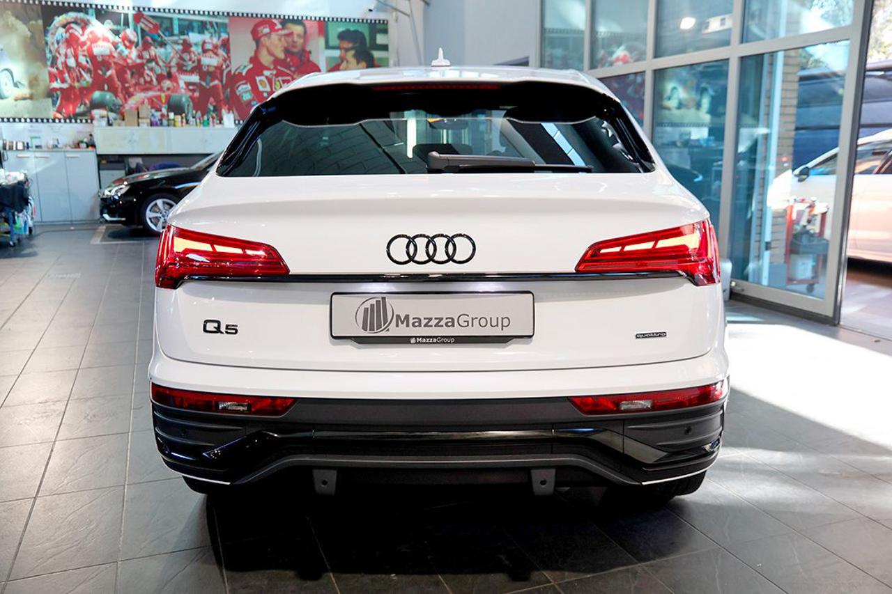 AUDI Q5 40 TFSI Sportback Quattro S-Tronic Identity Black - 8