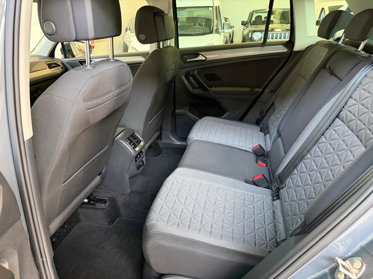 VOLKSWAGEN Tiguan 2.0 TDI 150 CV SCR DSG 4MOTION Elegance - 11