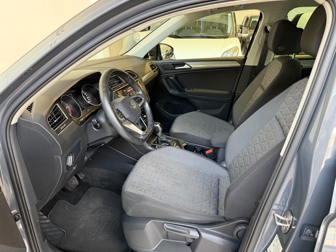 VOLKSWAGEN Tiguan 2.0 TDI 150 CV SCR DSG 4MOTION Elegance - 9