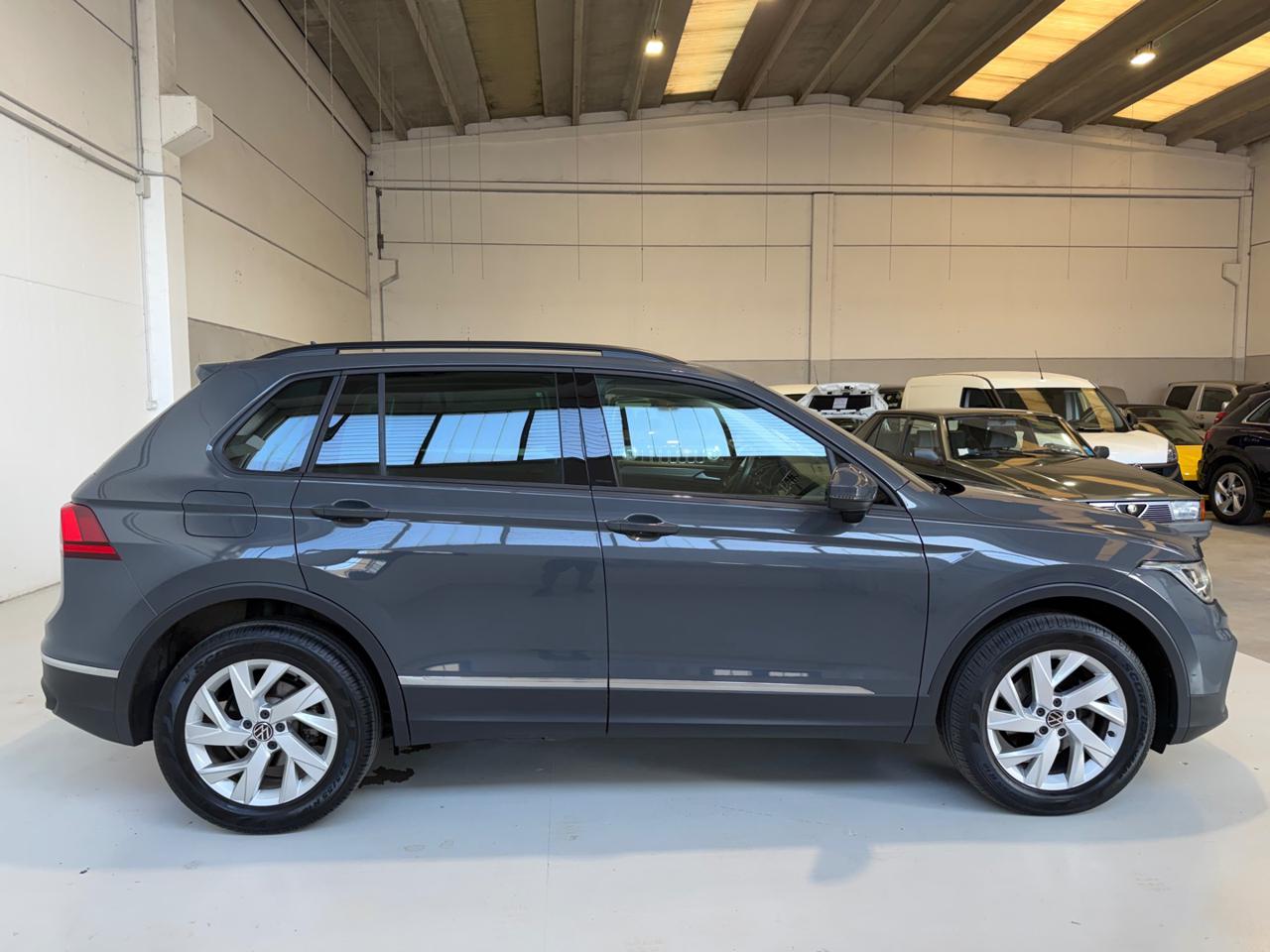 VOLKSWAGEN Tiguan 2.0 TDI 150 CV SCR DSG 4MOTION Elegance - 6