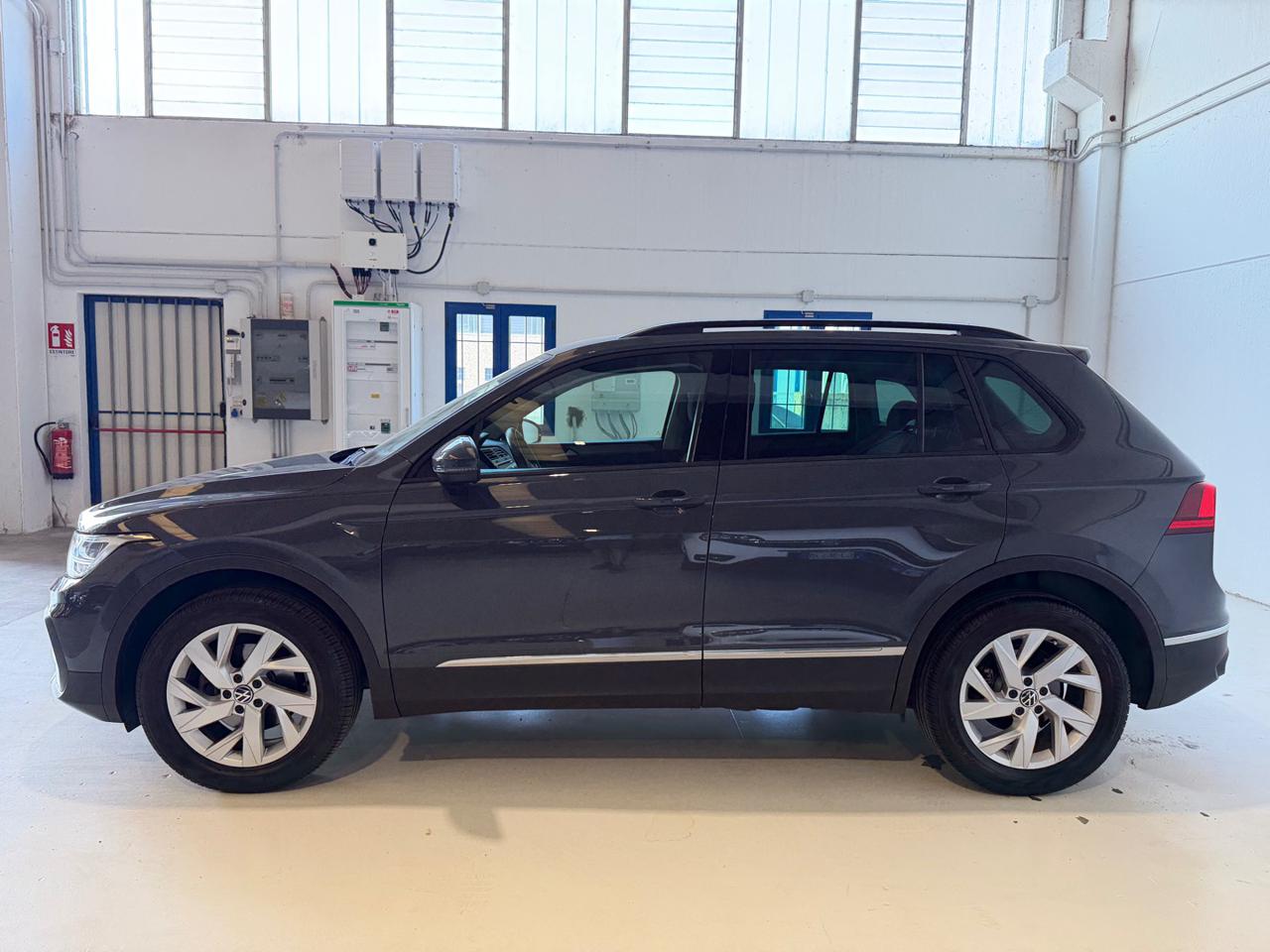 VOLKSWAGEN Tiguan 2.0 TDI 150 CV SCR DSG 4MOTION Elegance - 2