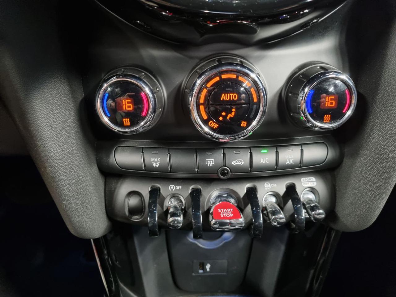 MINI Cooper 1.5 Cooper 5 porte - 12