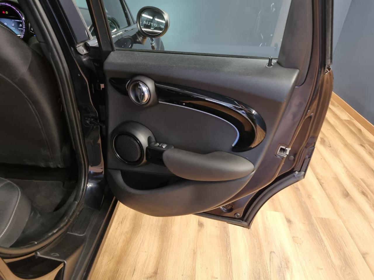 MINI Cooper 1.5 Cooper 5 porte - 24