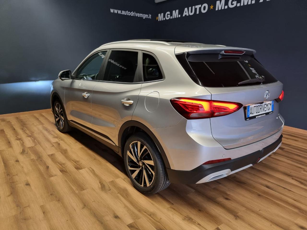 MG ZS 1.5 Hybrid+ Luxury - 24